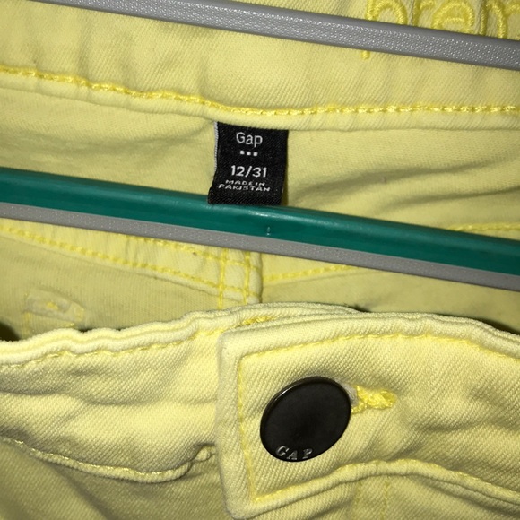 GAP Yellow Washed Jeans - Picture 4 of 5